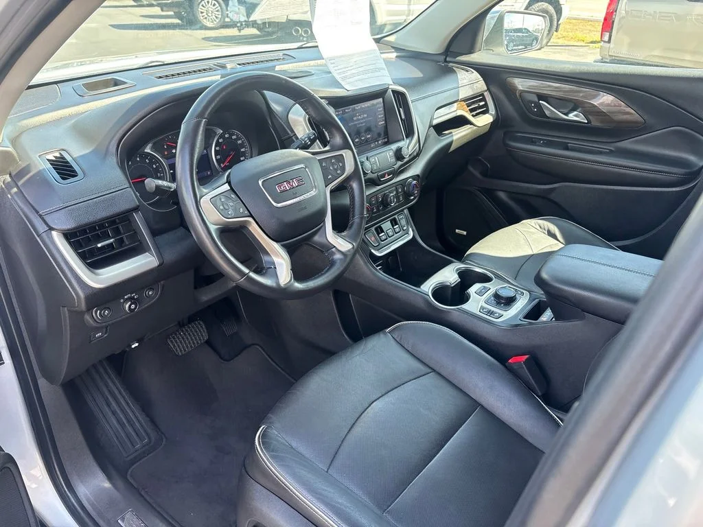 Used 2021 Silver GMC Denali image 6