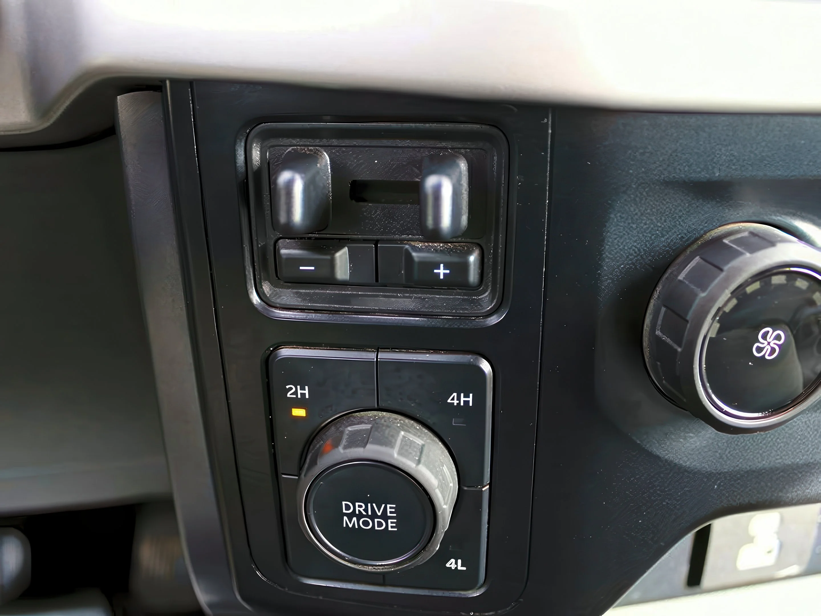 2023 Ford F-150 XLT - Photo 23