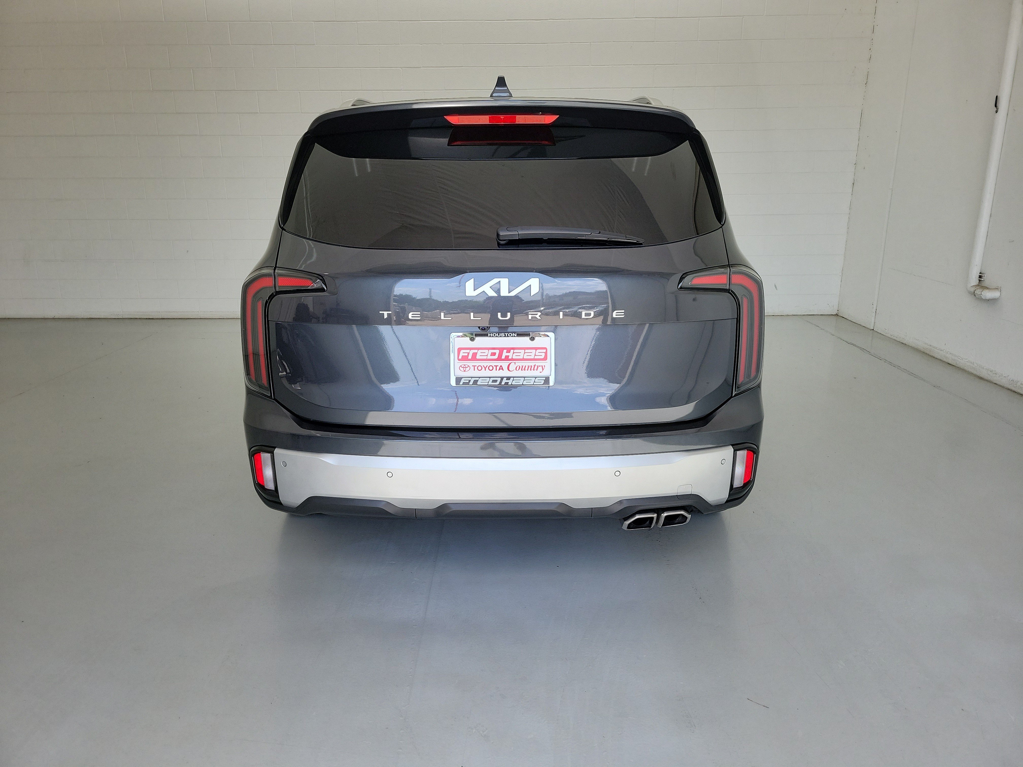 Used 2024 Gravity Gray Kia SX image 6