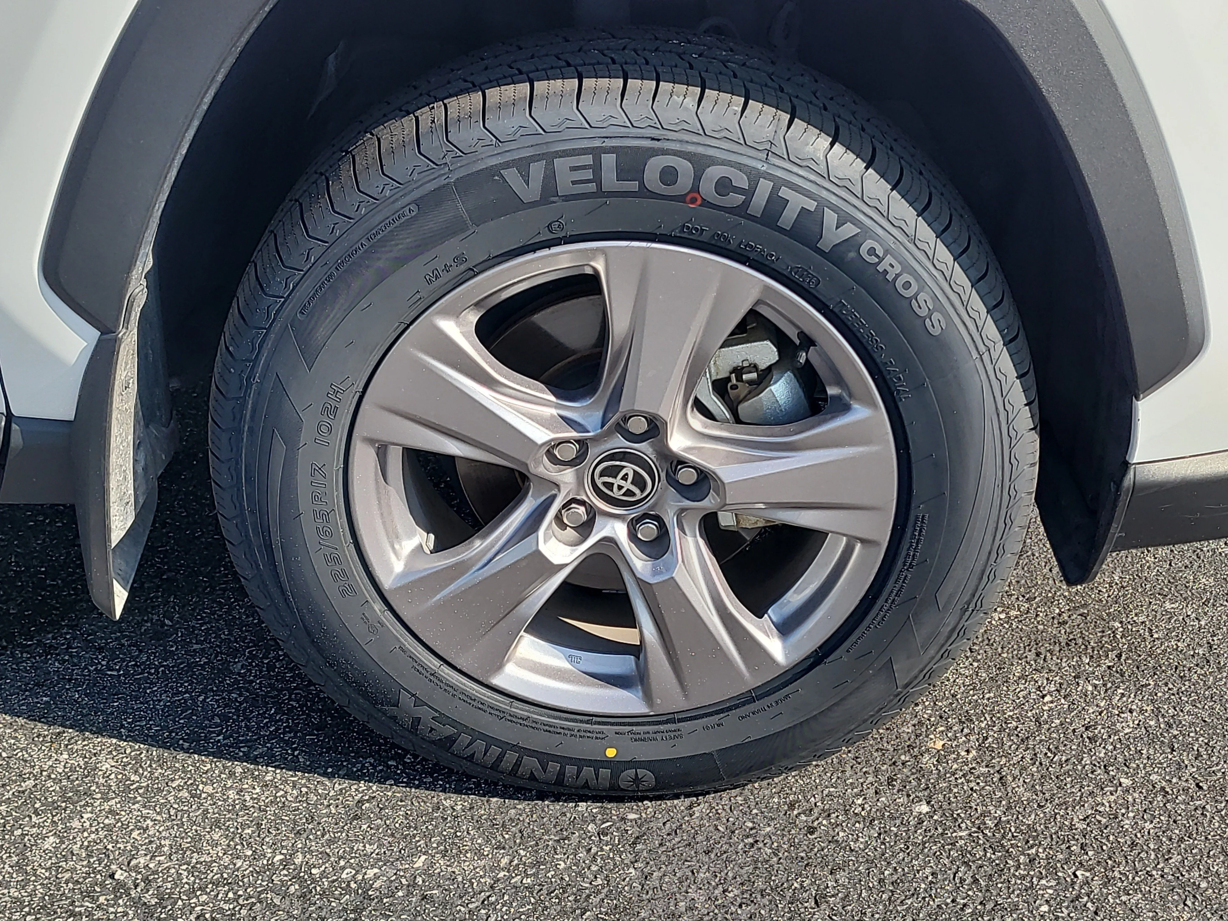 Certified Used 2025 Ice Toyota Hybrid XLE image 9