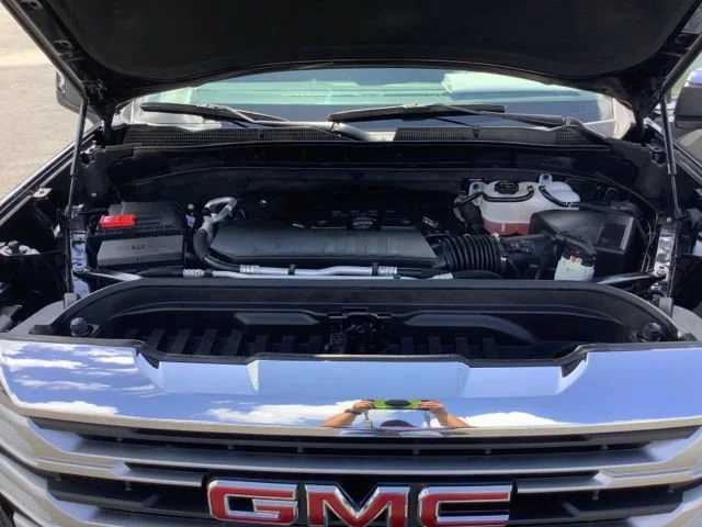 Certified Used 2026 Titanium Rush Metallic GMC SLE image 29