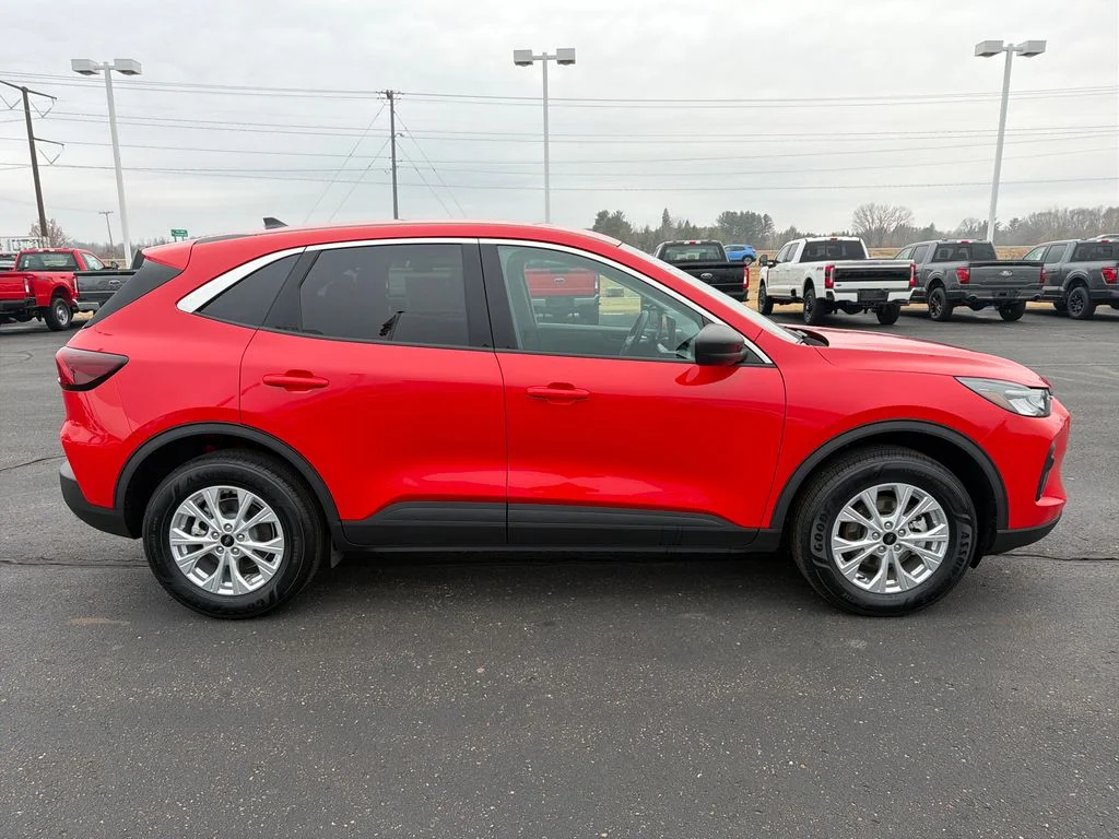 Used 2024 Red Ford Active image 6
