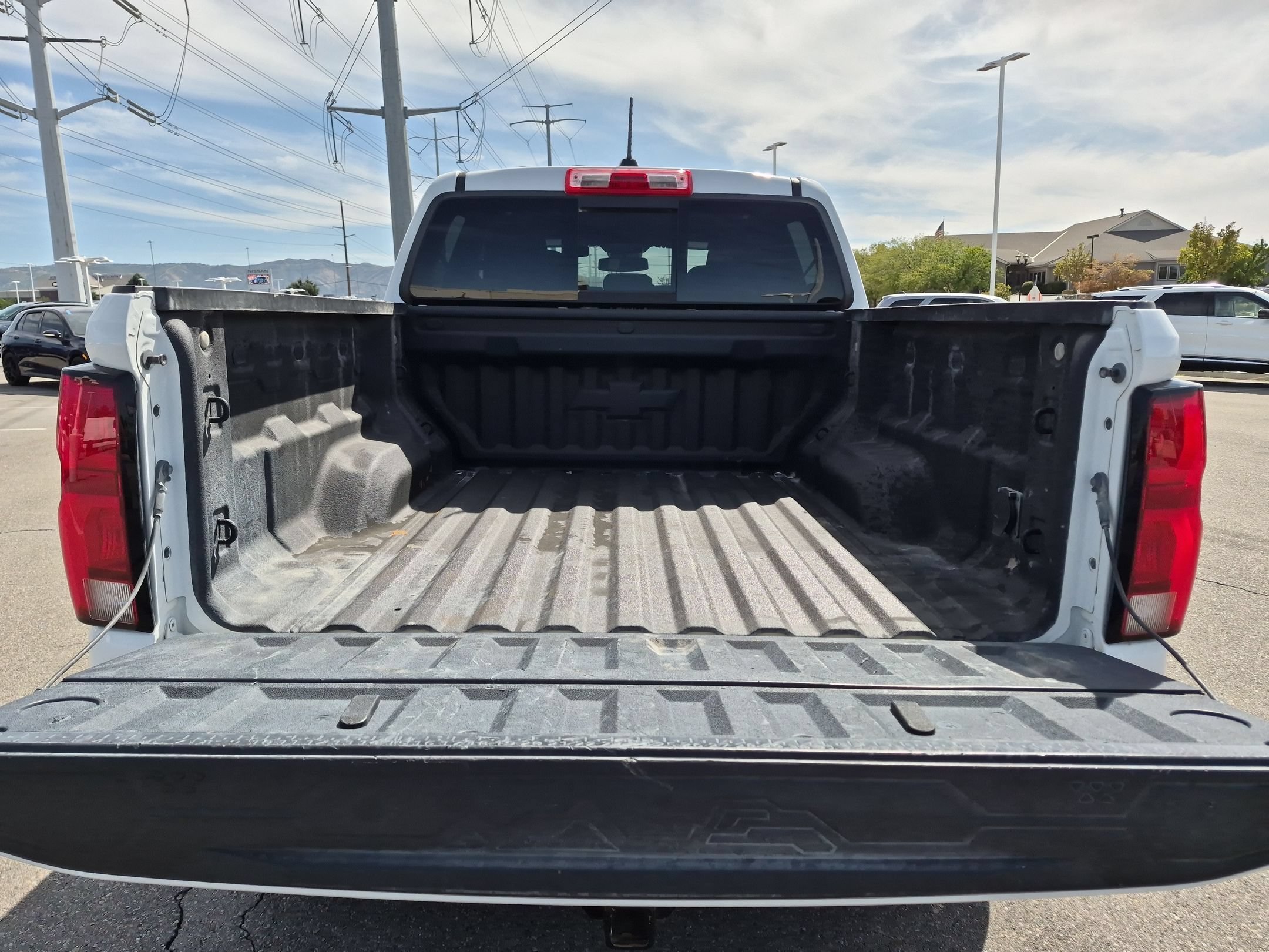 Used 2025 Summit White Chevrolet 4WD Z71 image 27