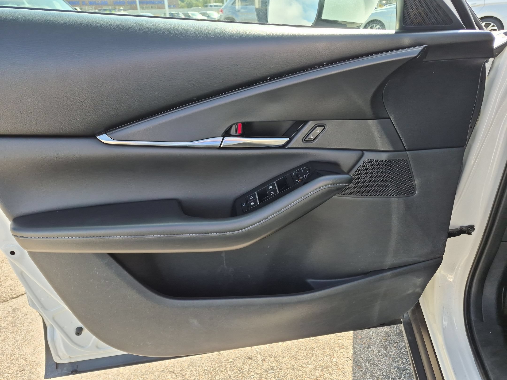 Used 2025 Snowflake White Pearl Mica Mazda 2.5 S Preferred Package image 12