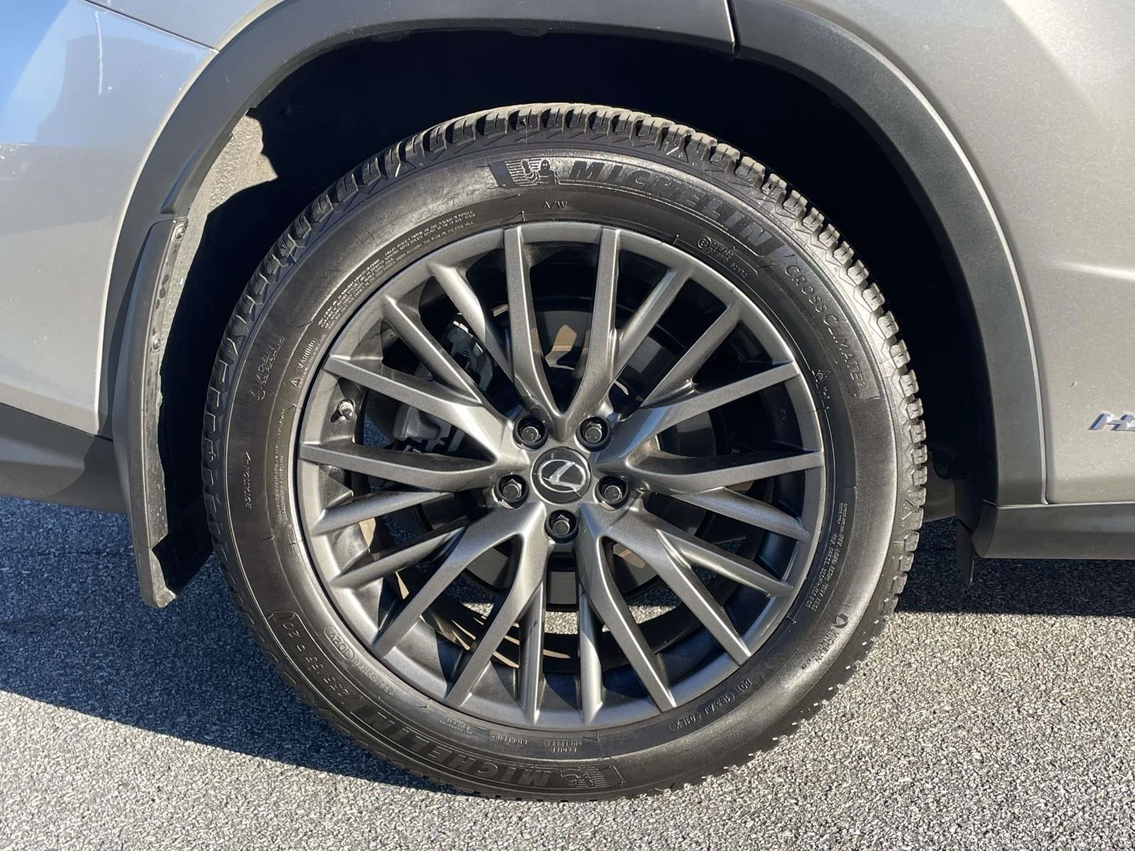 Used 2022 Atomic Silver Lexus F SPORT Handling image 33