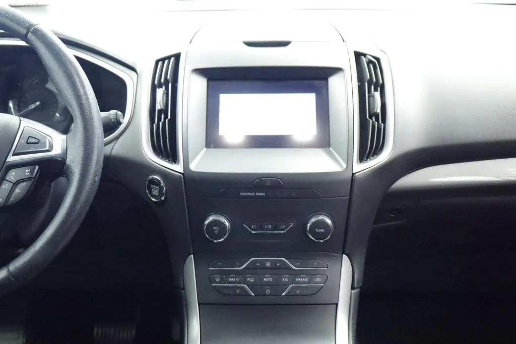 Used 2019 Green Ford SEL image 15