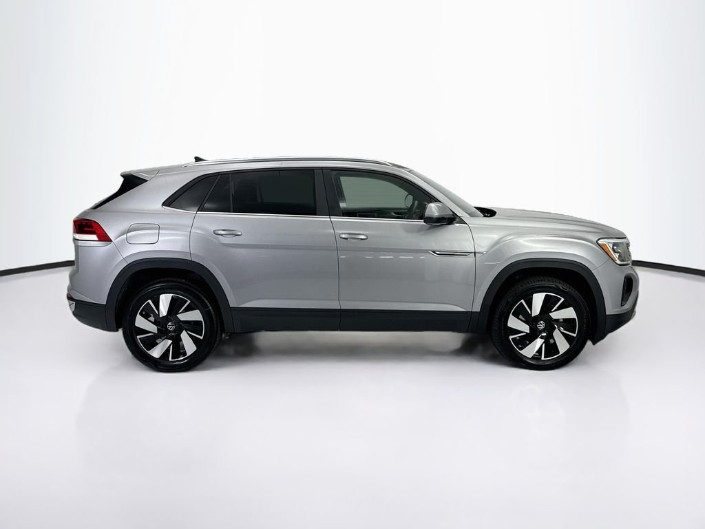 New 2026 Silver Mist Metallic Volkswagen SE w/Technology image 4