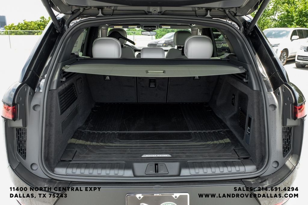 New 2026 Santorini Black Metallic Land Rover SE image 57