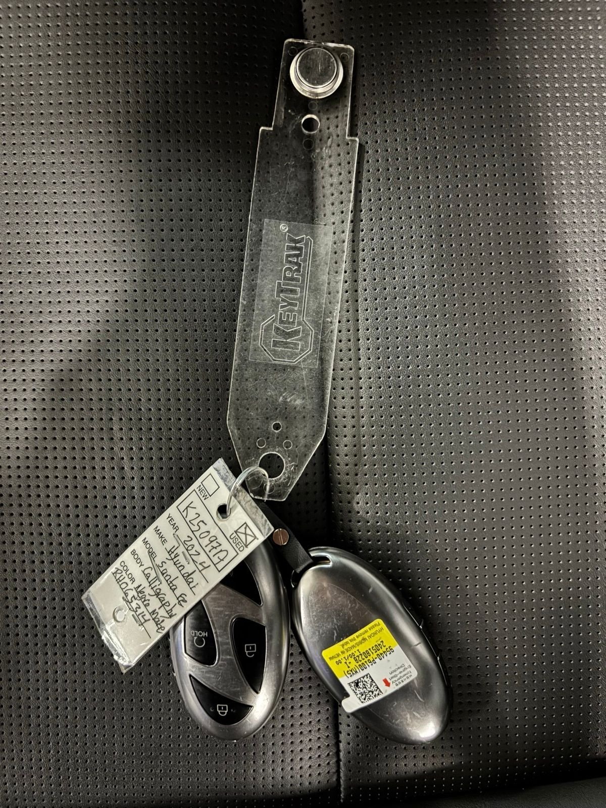 Used 2024 Gray Hyundai Calligraphy image 26