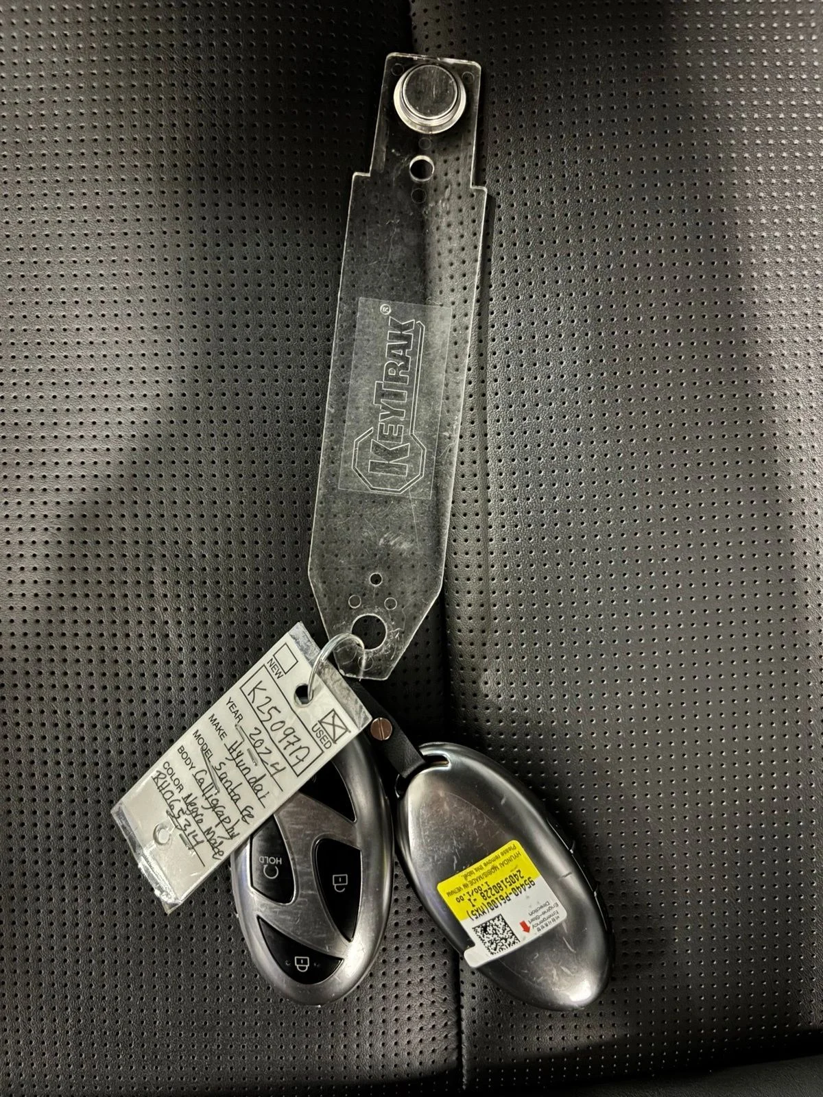 Used 2024 Gray Hyundai Calligraphy image 26