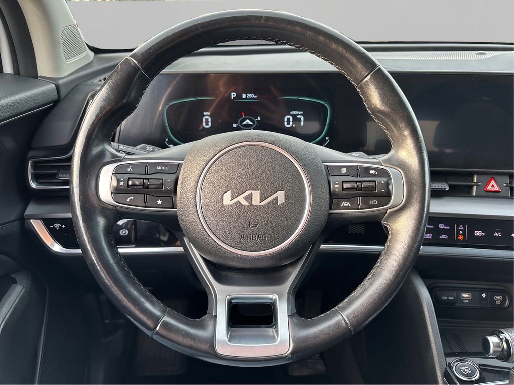 Used 2023 White Kia EX image 22