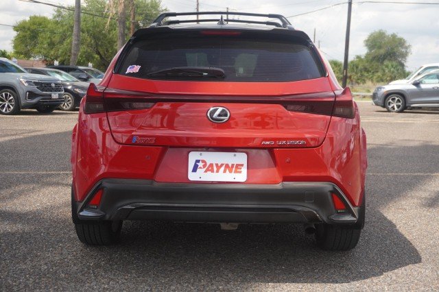Used 2024  Lexus UX 250h F SPORT Handling image 8