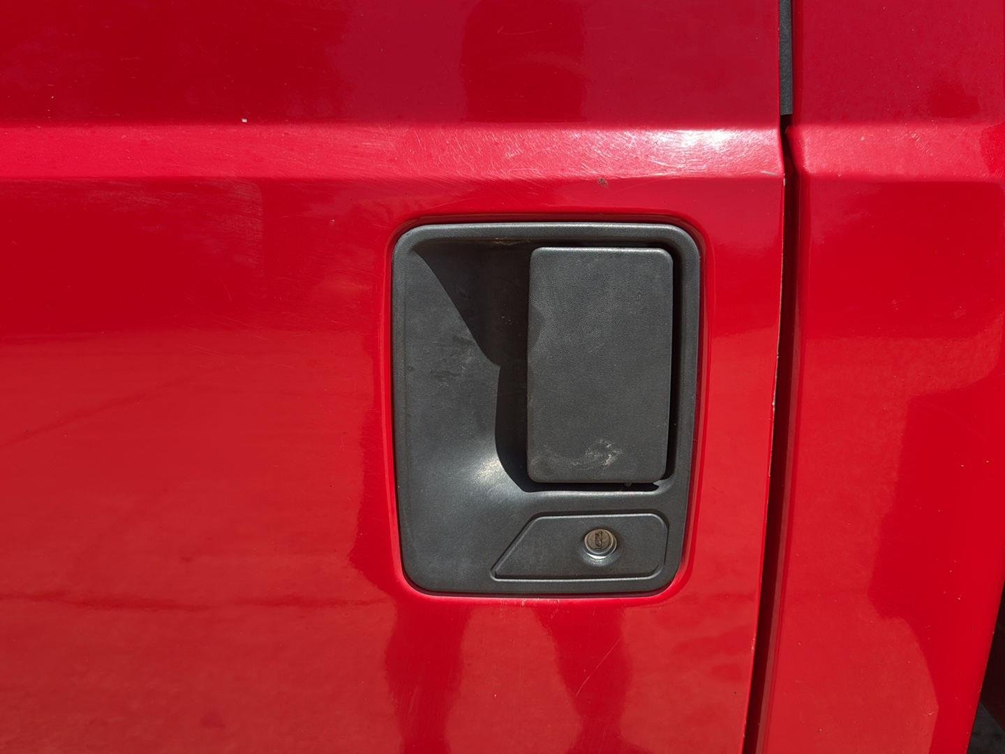 Used 2001 red Ford XL image 11