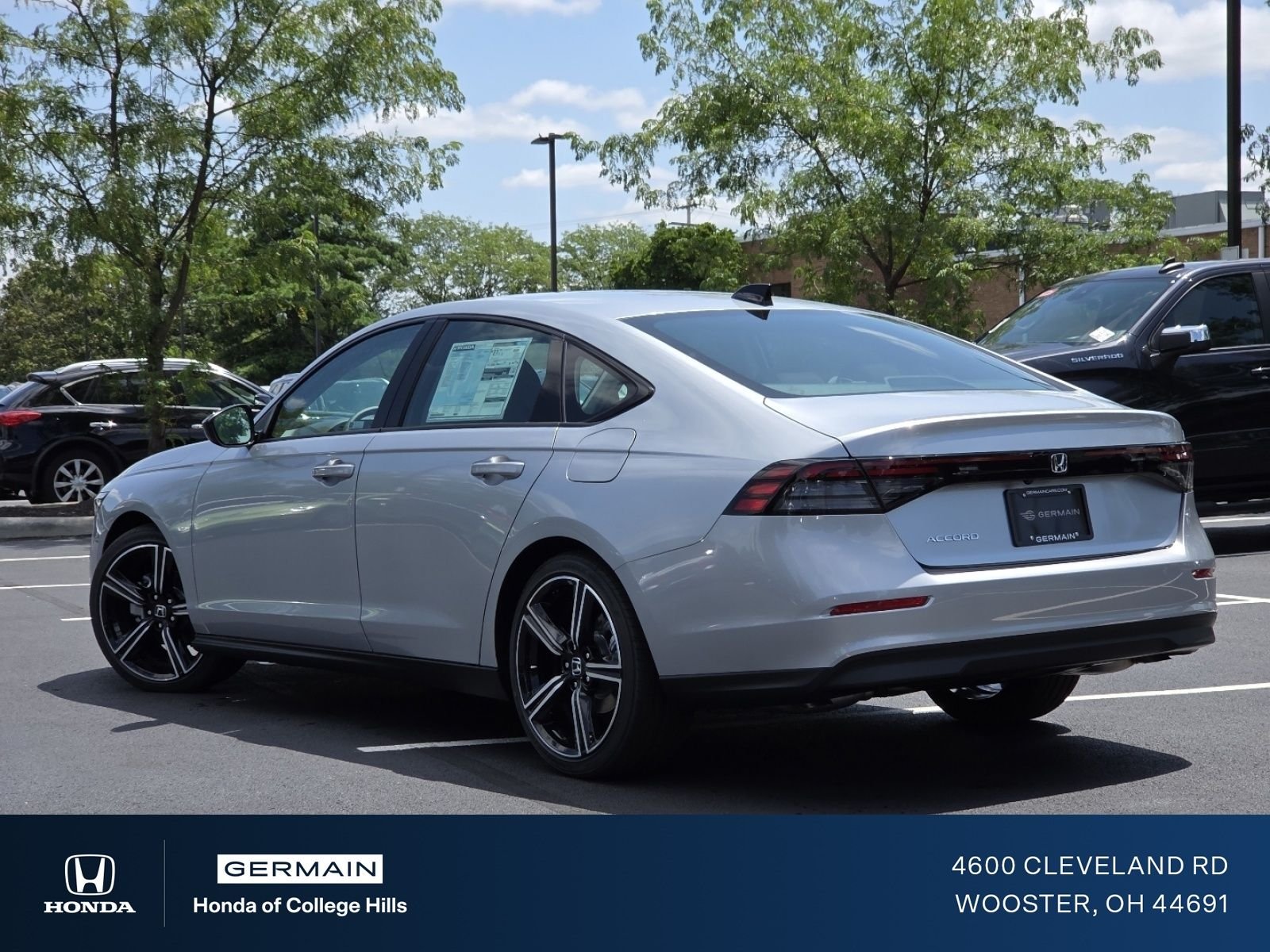 New 2026 Solar Silver Metallic Honda SE image 17