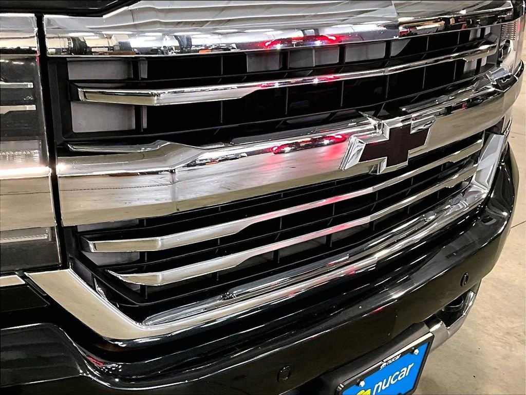Used 2016 Black Chevrolet High Country image 33