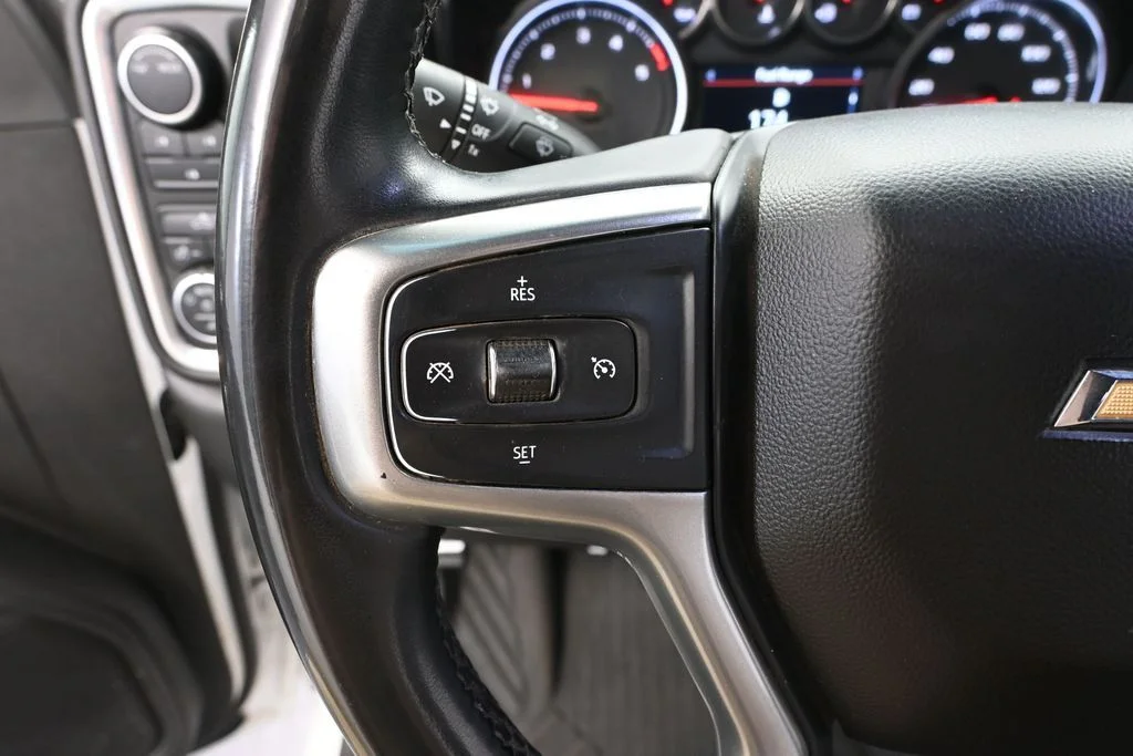 Used 2023 White Chevrolet LT image 31