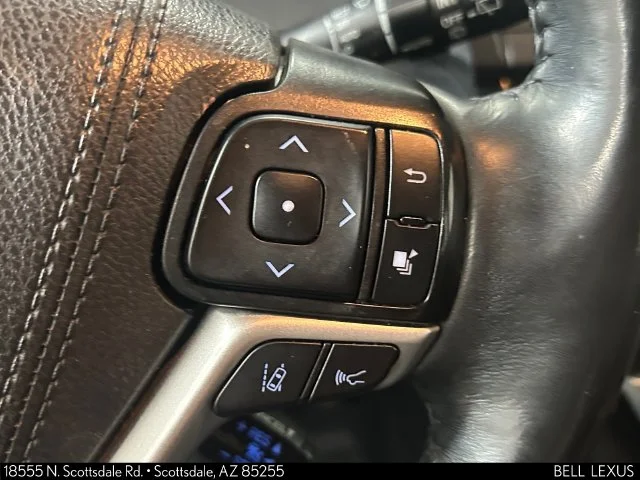 Used 2019 White Toyota Limited Premium image 29