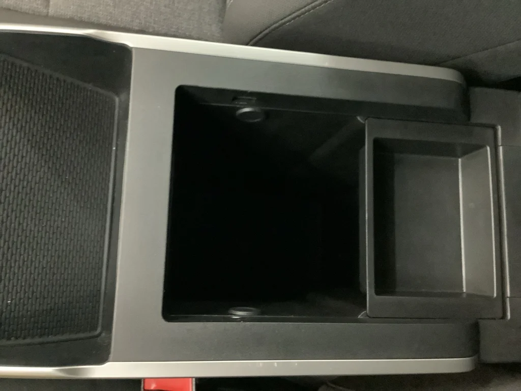 Used 2025 Summit White GMC AWD Elevation image 19