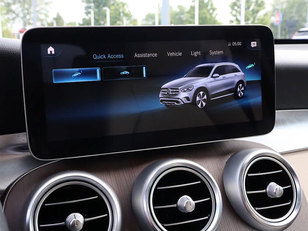 Used 2022 Lunar Blue Metallic Mercedes-Benz GLC 300 image 16