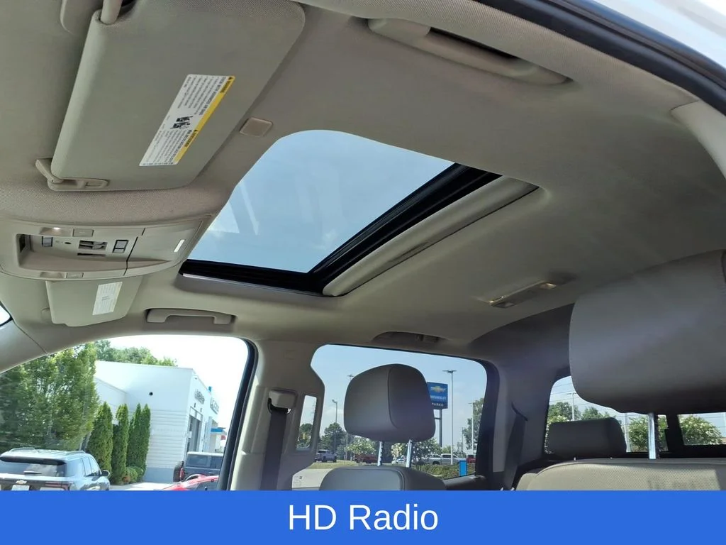 Used 2018 White GMC SLT image 18