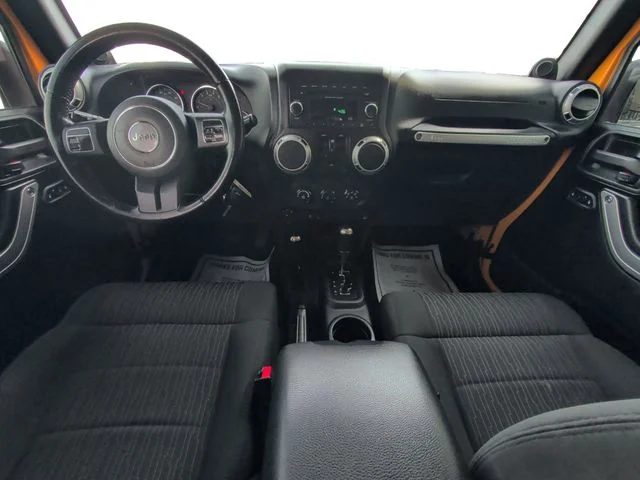 2012 Jeep Wrangler Unlimited Sahara - Photo 10