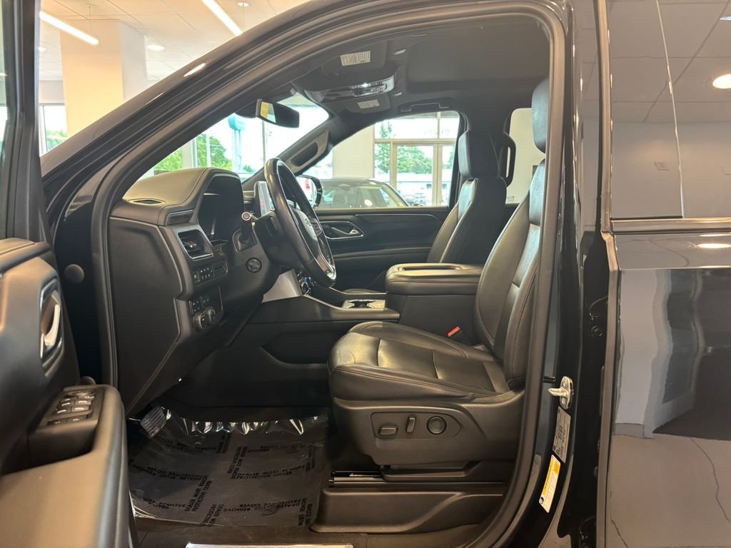 Used 2022 Black Chevrolet Z71 image 13
