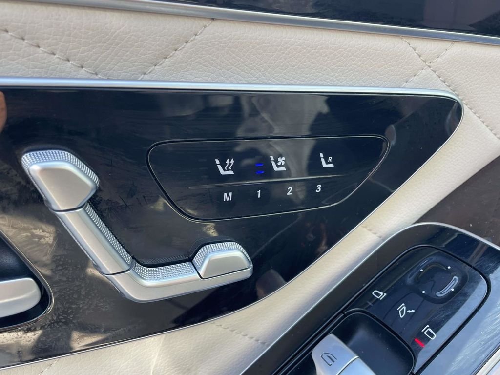 Used 2022  Mercedes-Benz S 580 image 35