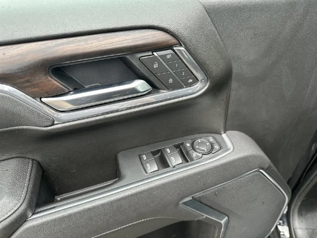 Used 2025 Black GMC SLT image 24