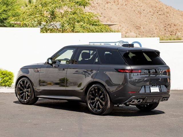 New 2026 Carpathian Grey LAND ROVER Dynamic SE image 9
