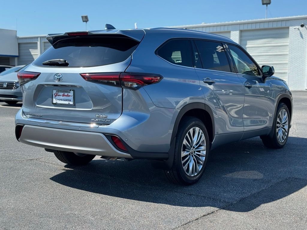 Used 2024  Toyota Platinum image 13