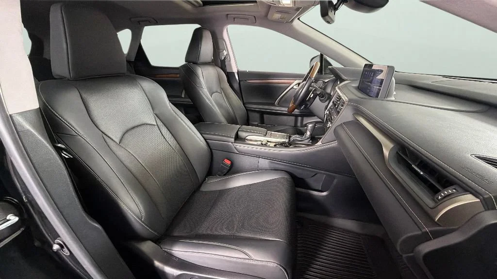 Used 2022 Black Lexus RX 350L image 38