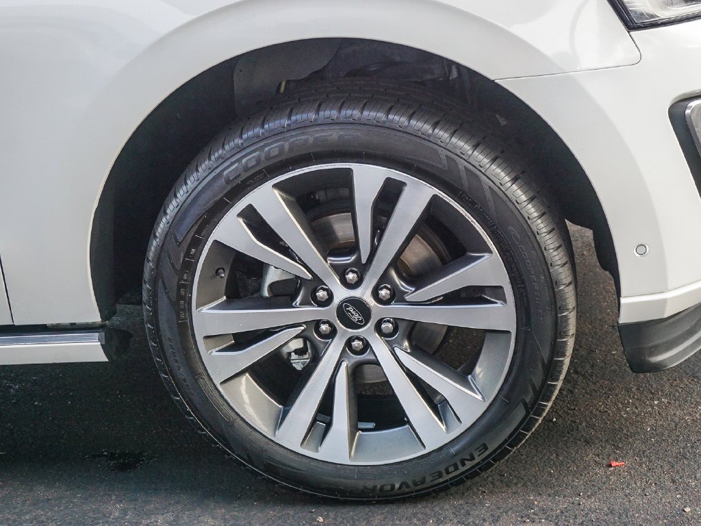 Used 2021 White Ford Platinum image 10