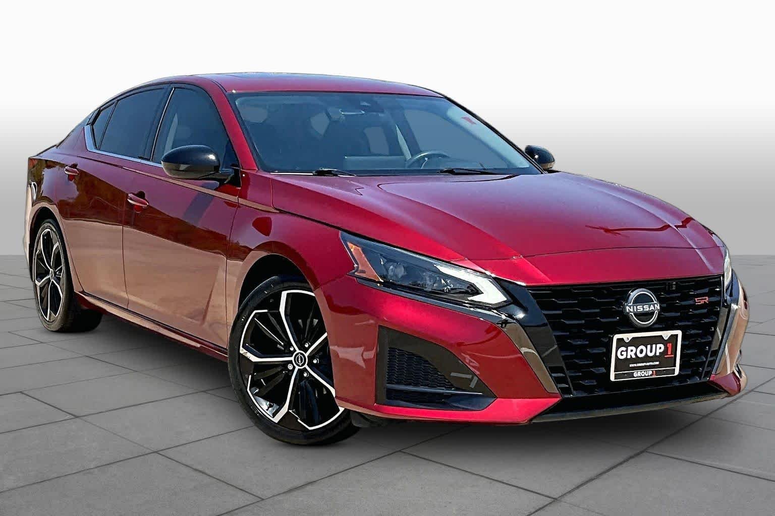 Used 2023 Scarlet Ember Tintcoat Nissan 2.5 SR image 3