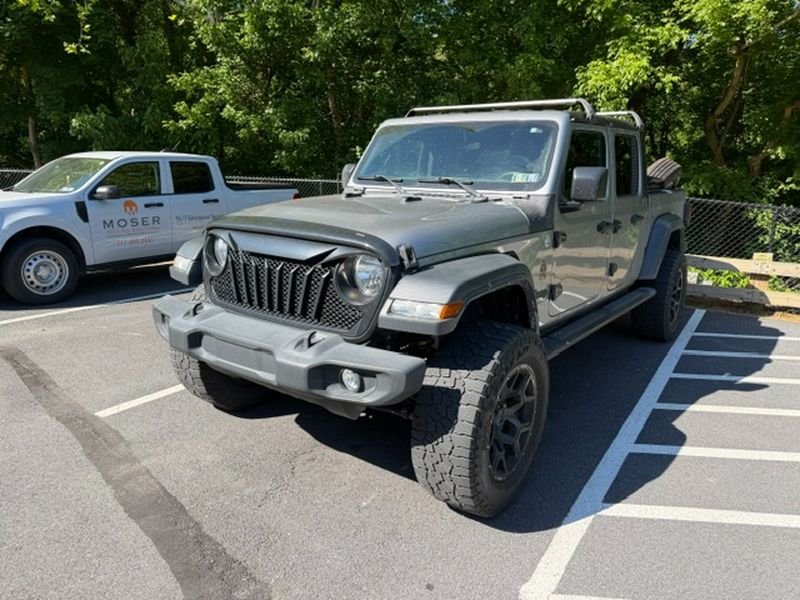 Used 2020 Billet Silver Metallic Clearcoat Jeep Sport S image 2