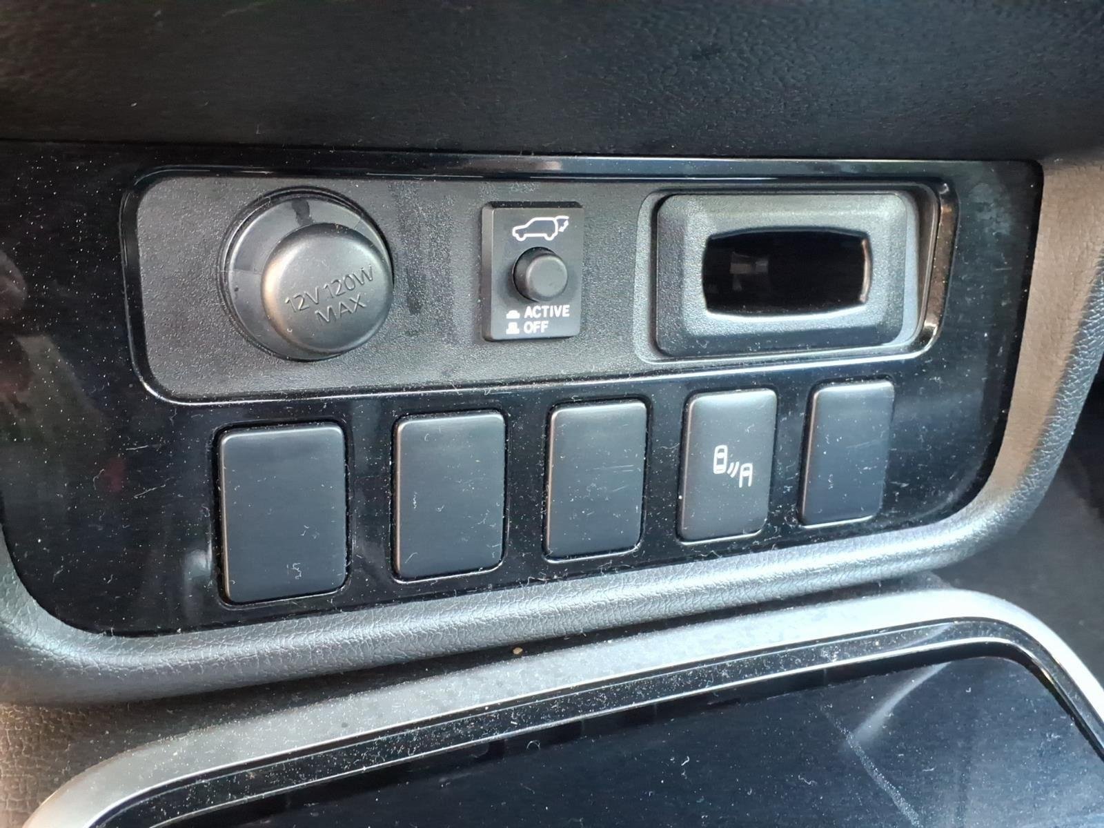 Used 2017 Cosmic Blue Metallic Mitsubishi SEL image 30