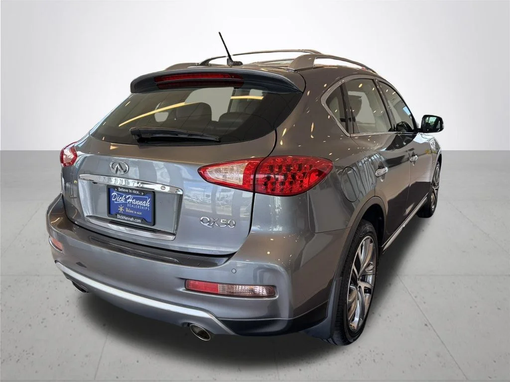Used 2016 Gray INFINITI Base image 7