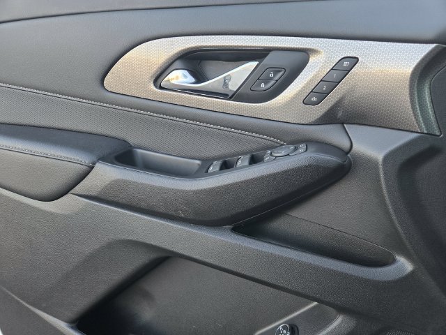 Used 2023 Beige Chevrolet Premier image 17