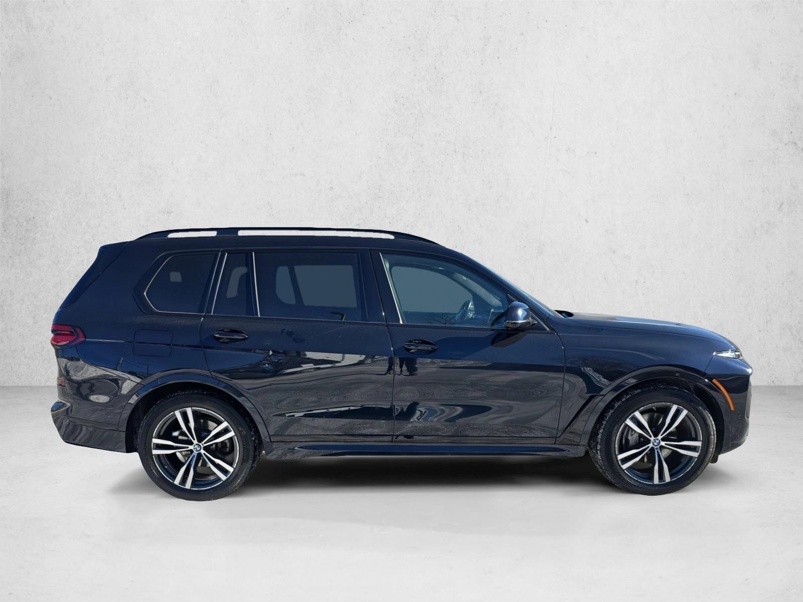 Used 2023 Carbon Black Metallic BMW xDrive40i image 4