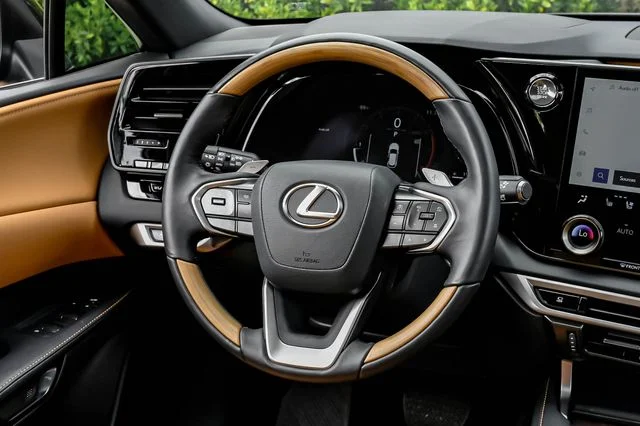 Used 2025 Black Lexus 350 Premium Plus image 22