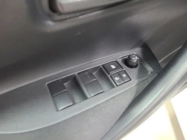 Used 2022 White Toyota LE image 19