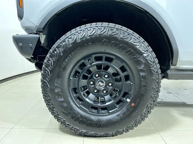New 2026 AVALANCHE GRAY Ford Badlands 4-Door Hard Top w/Sasquatch & Lux Package image 10