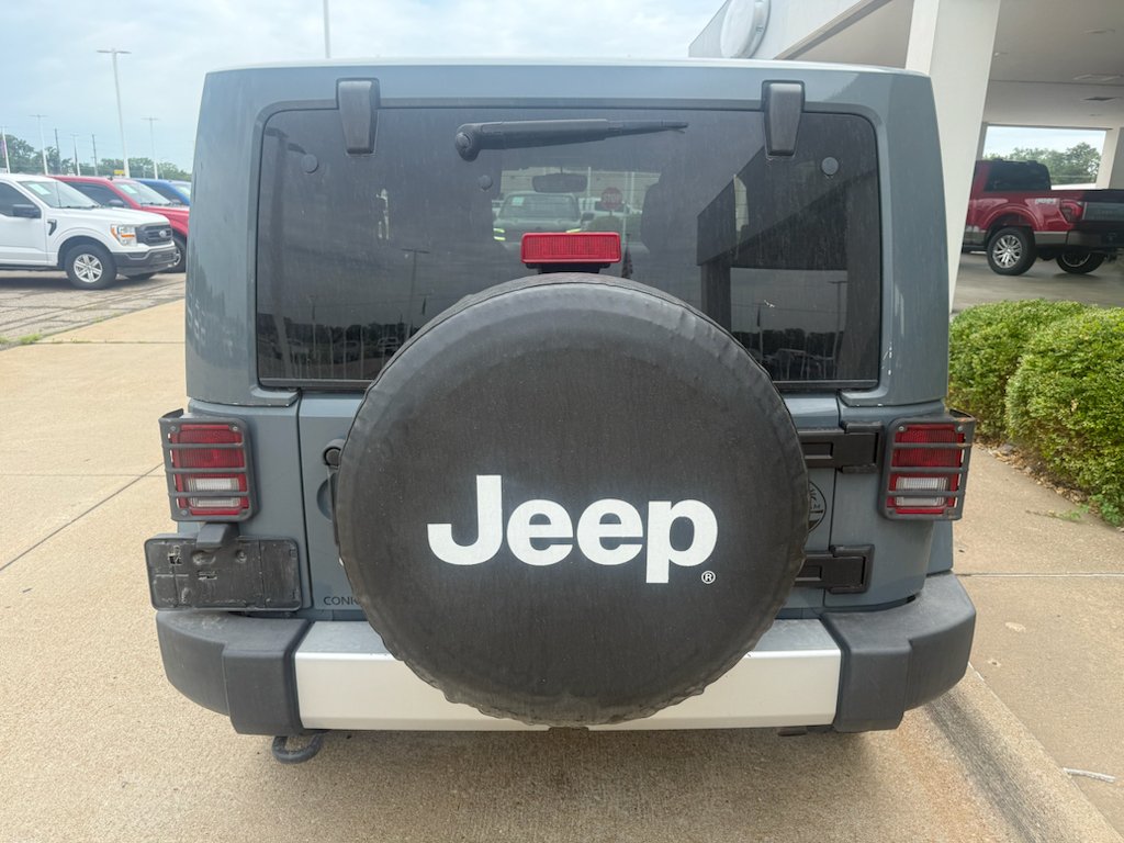 Used 2014 Blue Jeep Sahara image 11