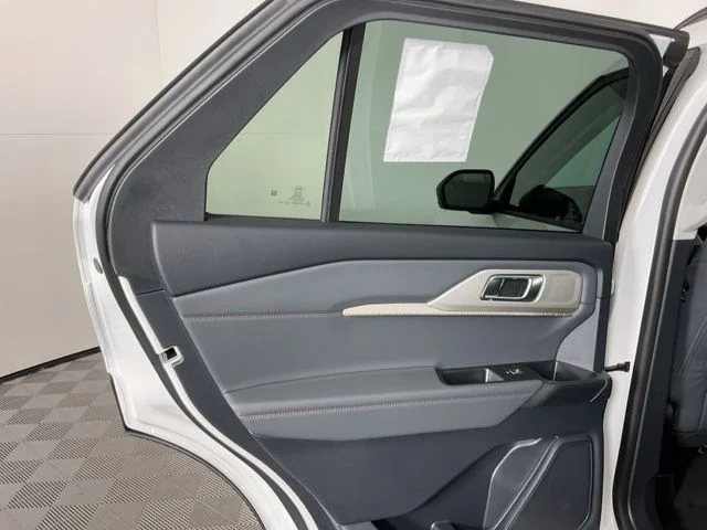New 2026 Star White Metallic Tri-Coat Ford Active image 27