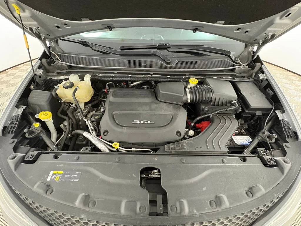 Used 2018 Silver Chrysler Touring Plus image 26