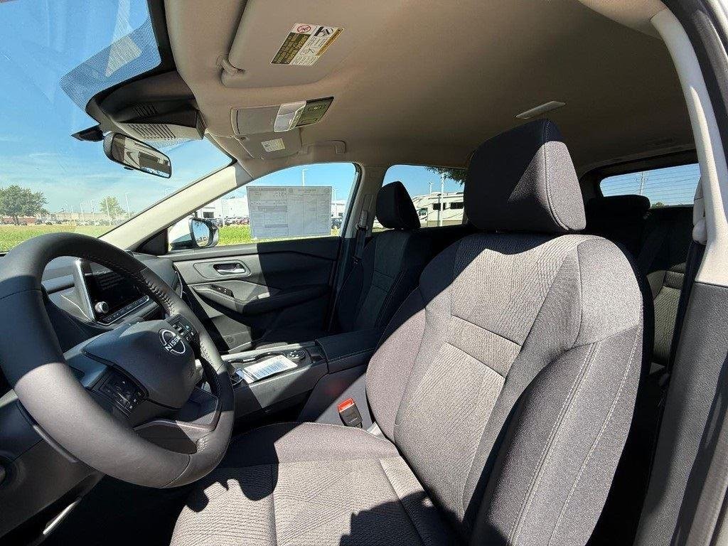 2026 Nissan Rogue SV - Photo 14