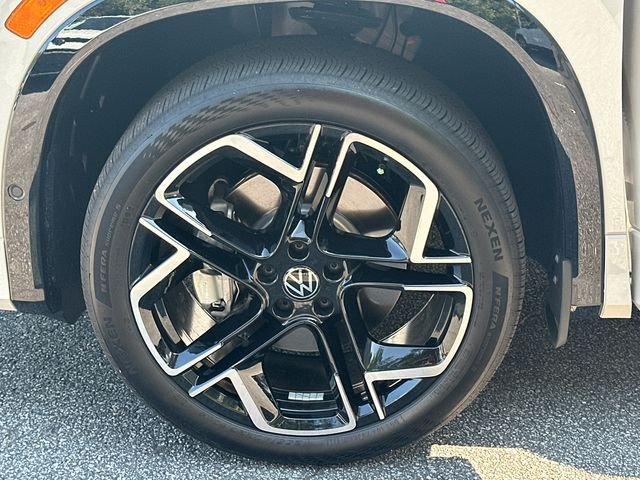 New 2026  Volkswagen SEL R-Line Turbo image 11