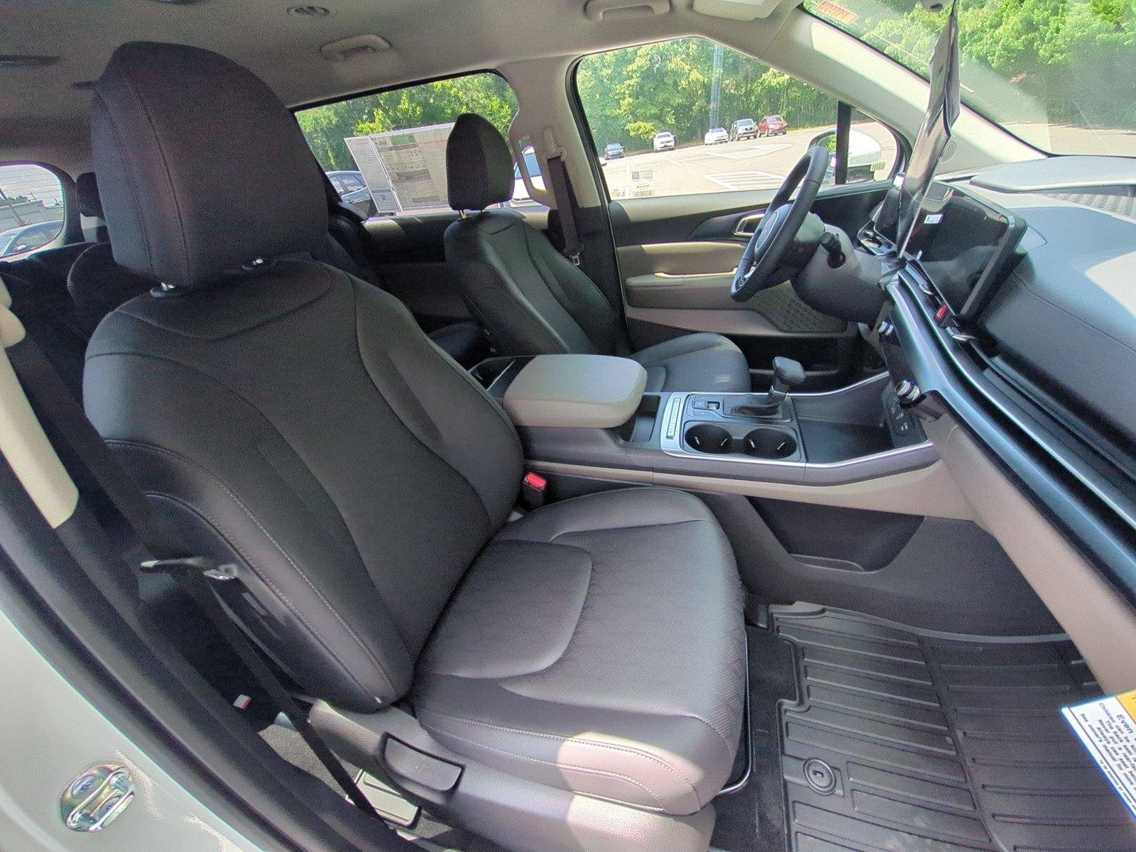 New 2026 Snow White Pearl Kia LXS image 39