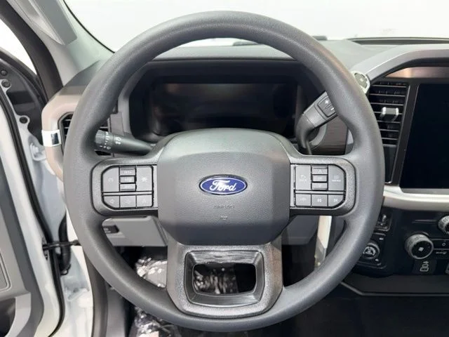 New 2026 Oxford White Ford XLT image 15