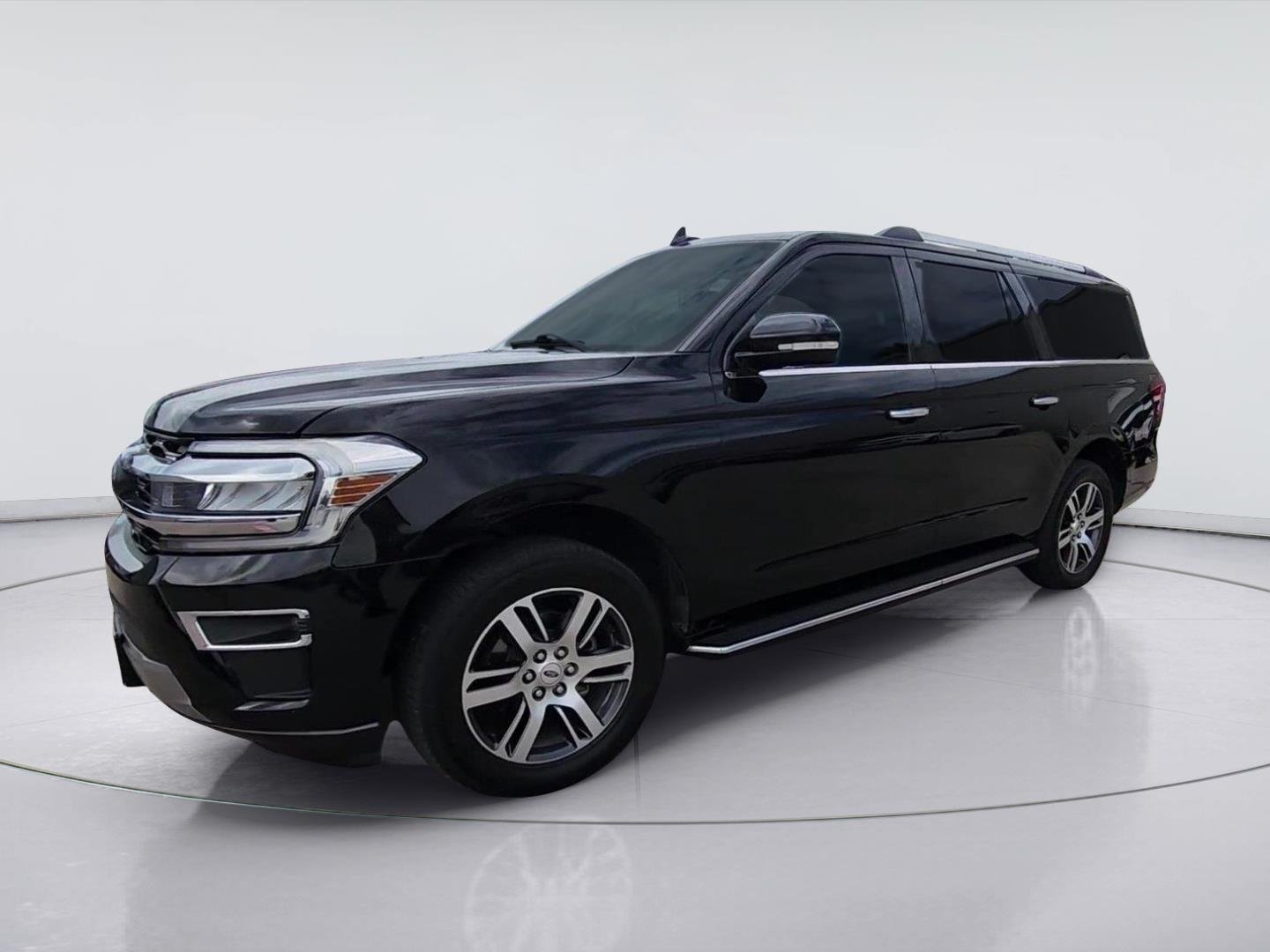 2023 Ford Expedition photo 4 of 36