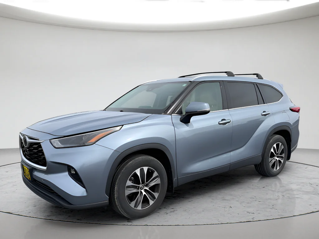 Used 2022 Blue Toyota XLE image 7